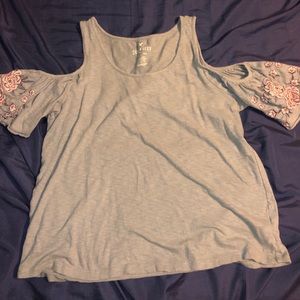 Off the shoulder short sleeve